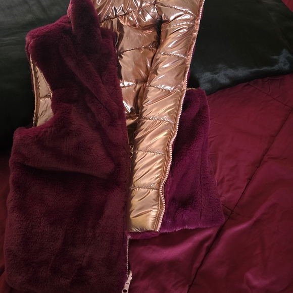 Other - Luxurious Reversible Faux Fur Burgundy/Metallic Gold Vest